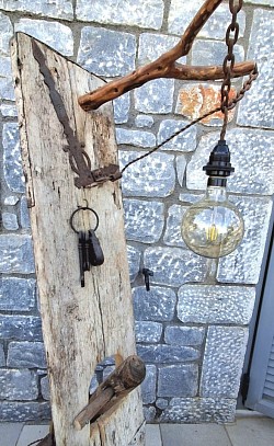 Lamp fit for a castle. 1,80 m